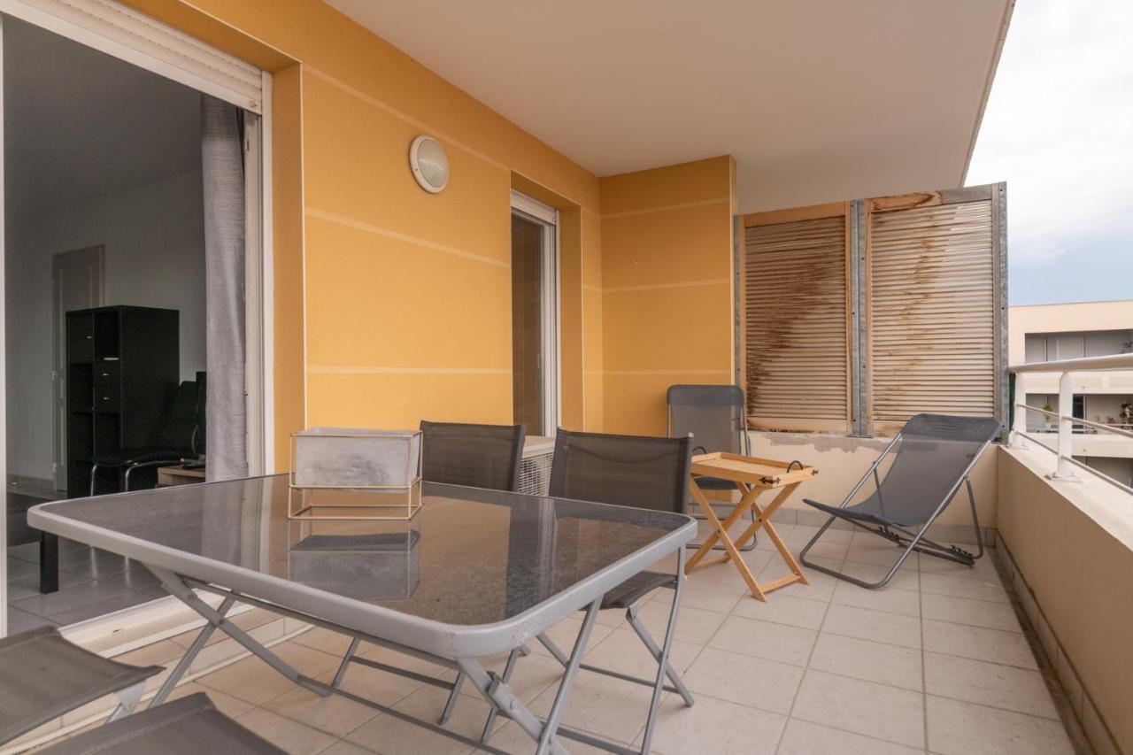 Appt De Charme Avec Grand Balcon Proche Avignon Wifi Gratuit Leilighet Monteux Eksteriør bilde